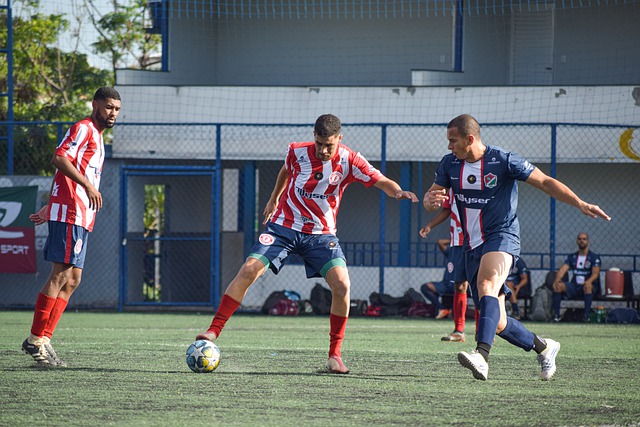 穆里尼奥颜面何存？德罗西执教罗马16场，不败率高达87.5%.