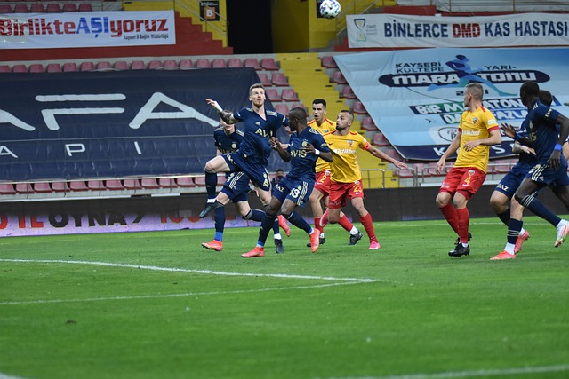 英超第19輪曼城6-3萊斯特城 德布勞內首開紀錄斯特林梅開二度.